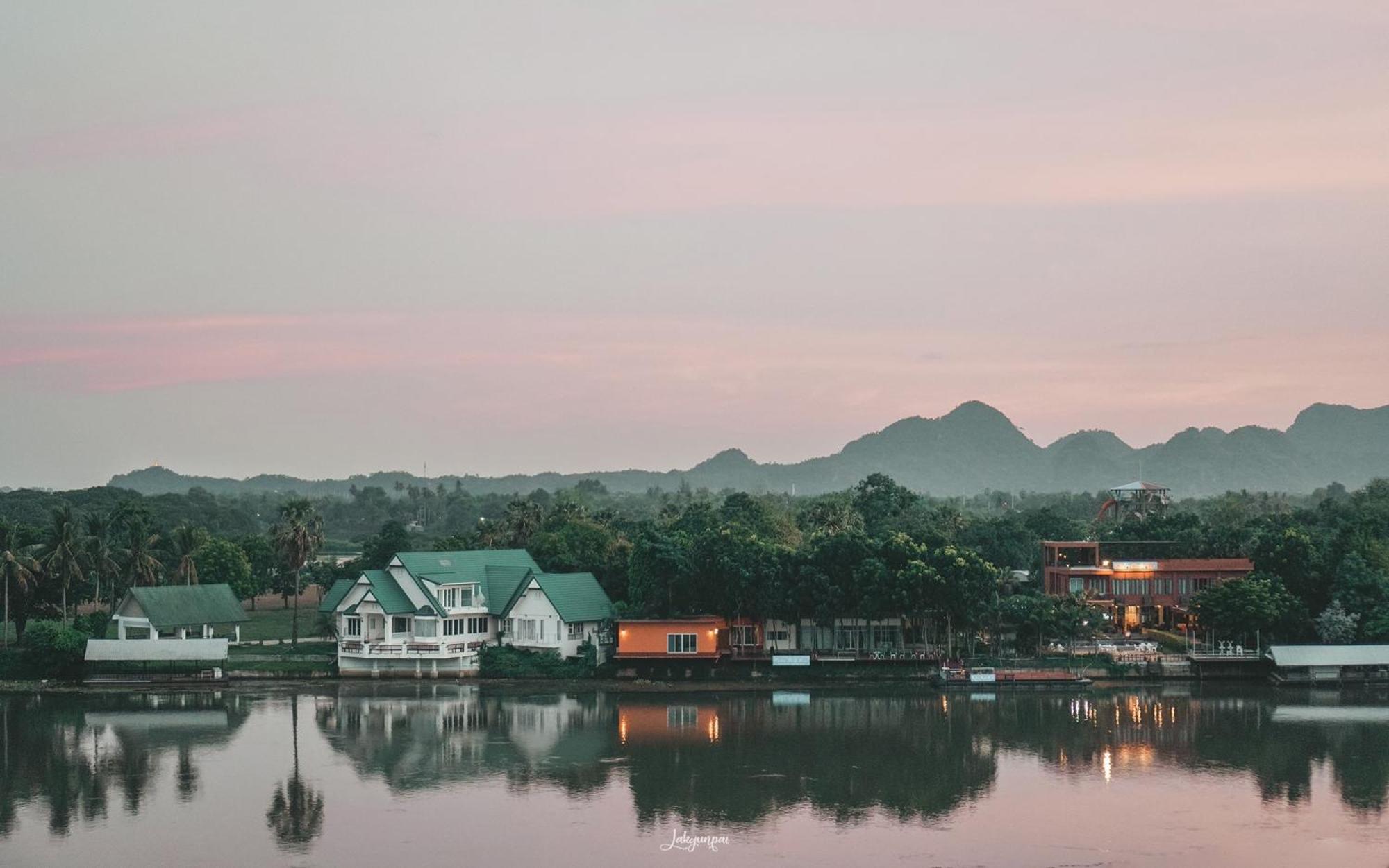 Natee The Riverfront Hotel Kanchanaburi Exterior foto