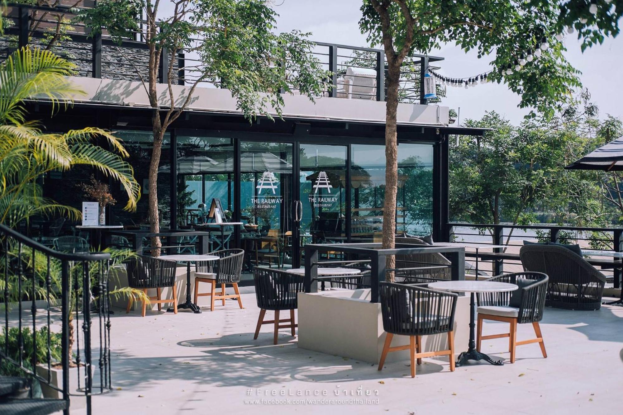 Natee The Riverfront Hotel Kanchanaburi Exterior foto