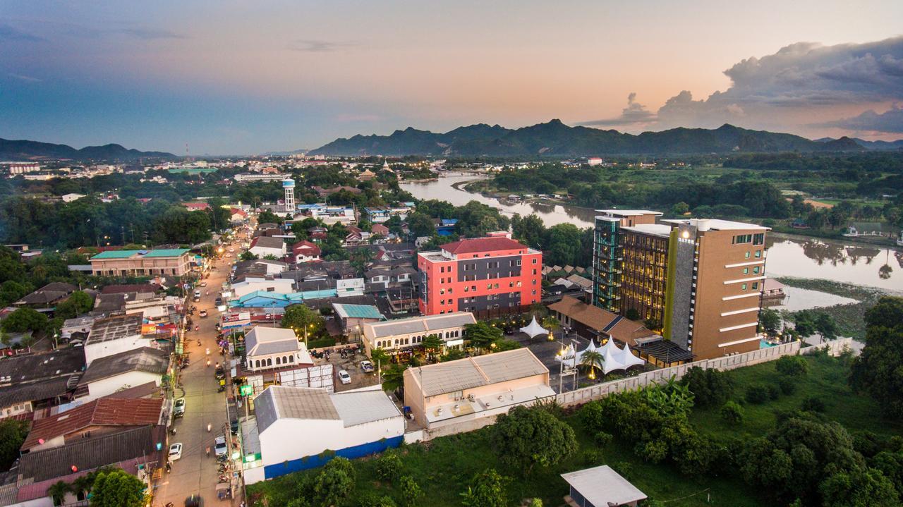 Natee The Riverfront Hotel Kanchanaburi Exterior foto